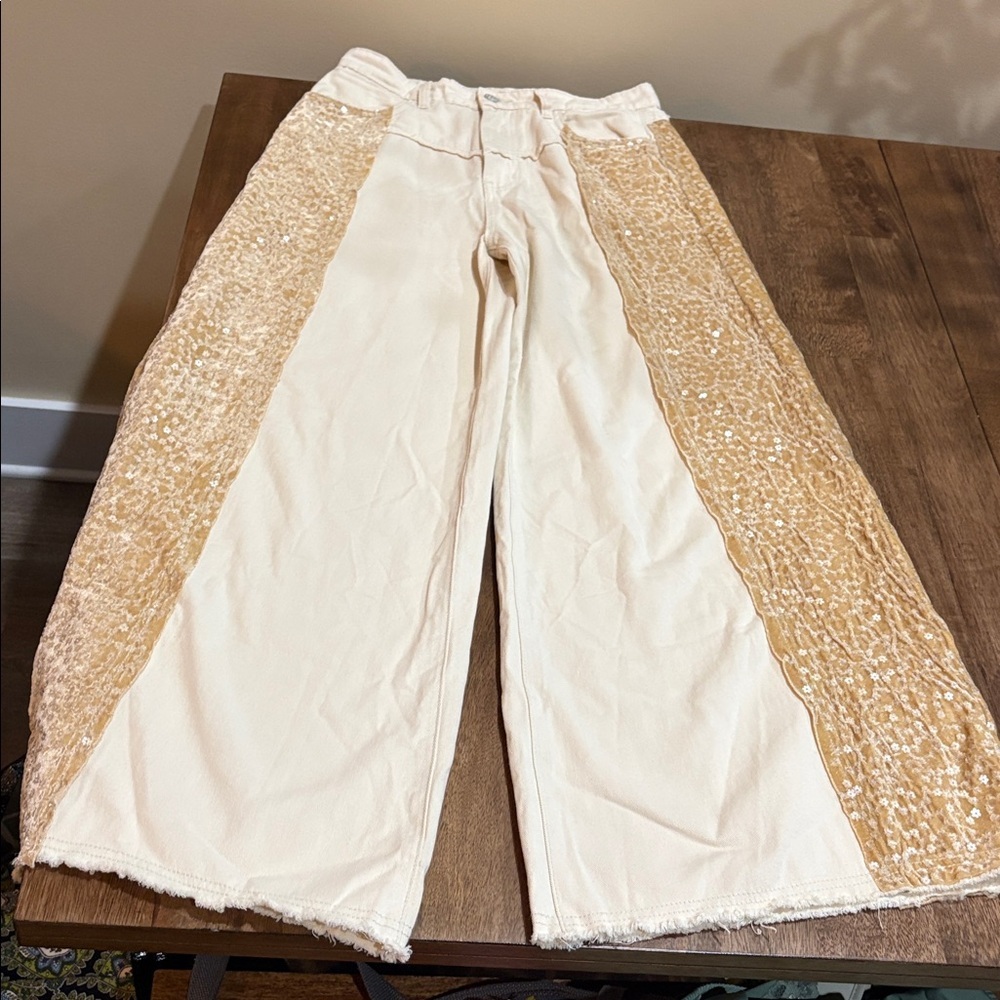 POL Sequin Wide Leg Pants cream and gold. Medium. - Picture 2 of 11